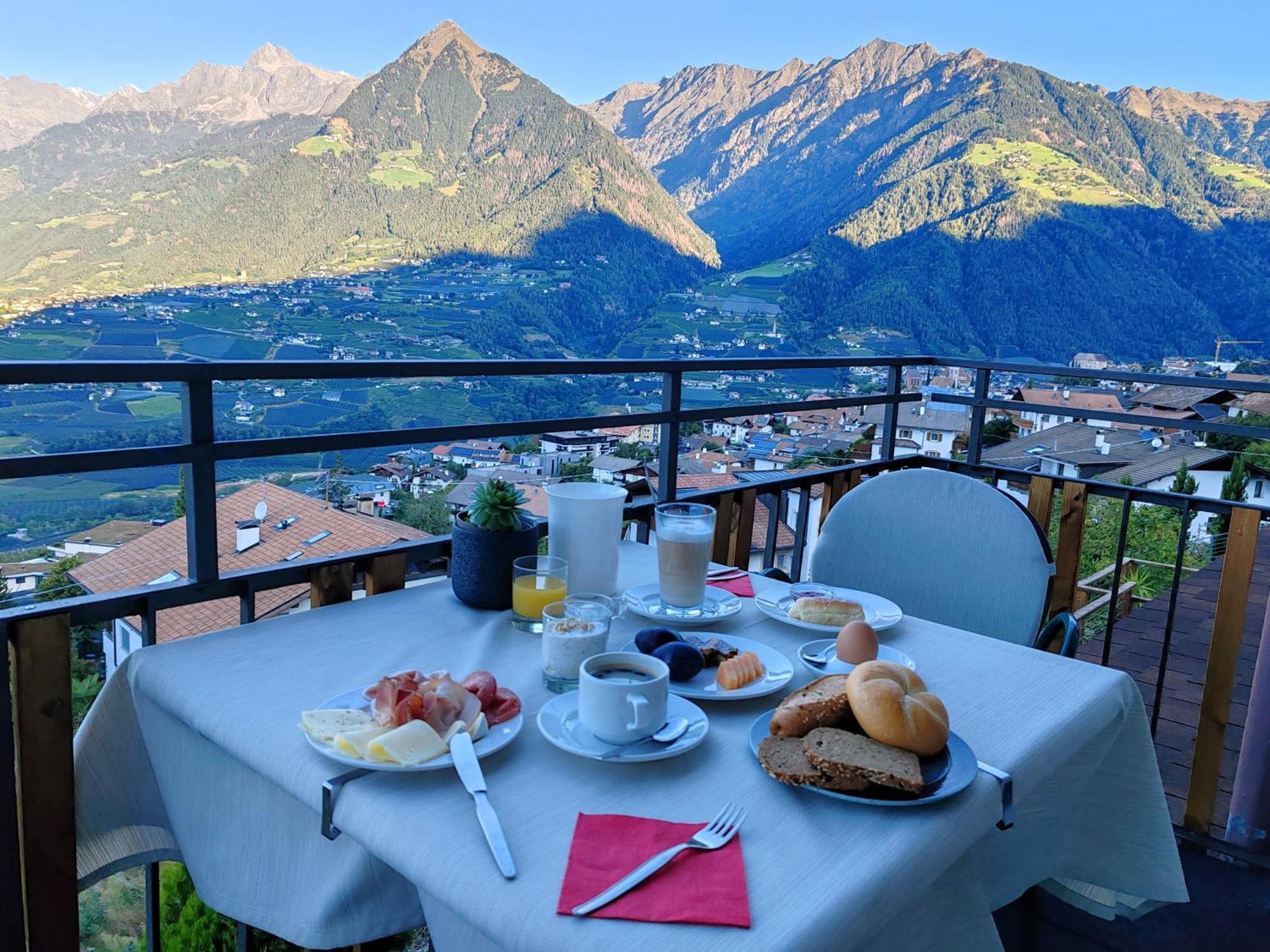 Schenna Garni Eden Bed & Breakfast المظهر الخارجي الصورة